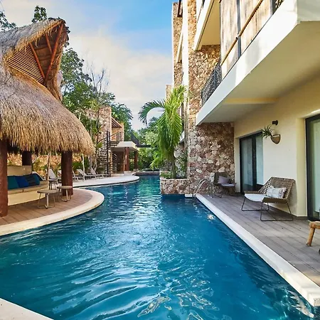 Premium Condo With Private Terrace And Pool View